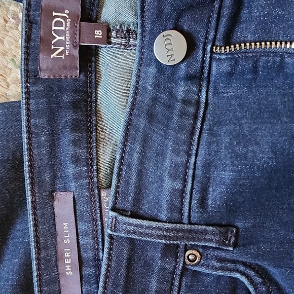 NWT -NYDJ Sheri Slim Jeans - Picture 4 of 9